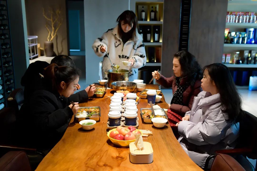 �R����|���^һ�����g����